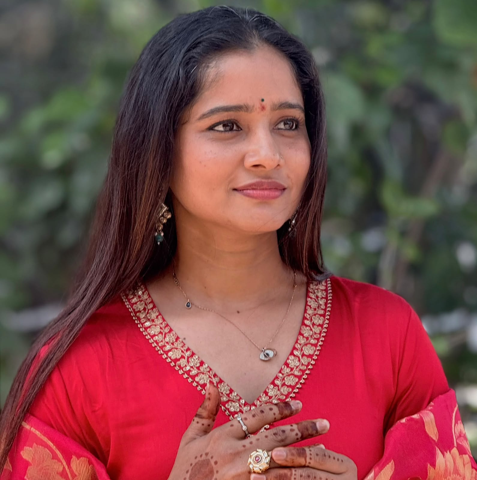 ছোট ভাইয়ের স্ত্রীর গুদ